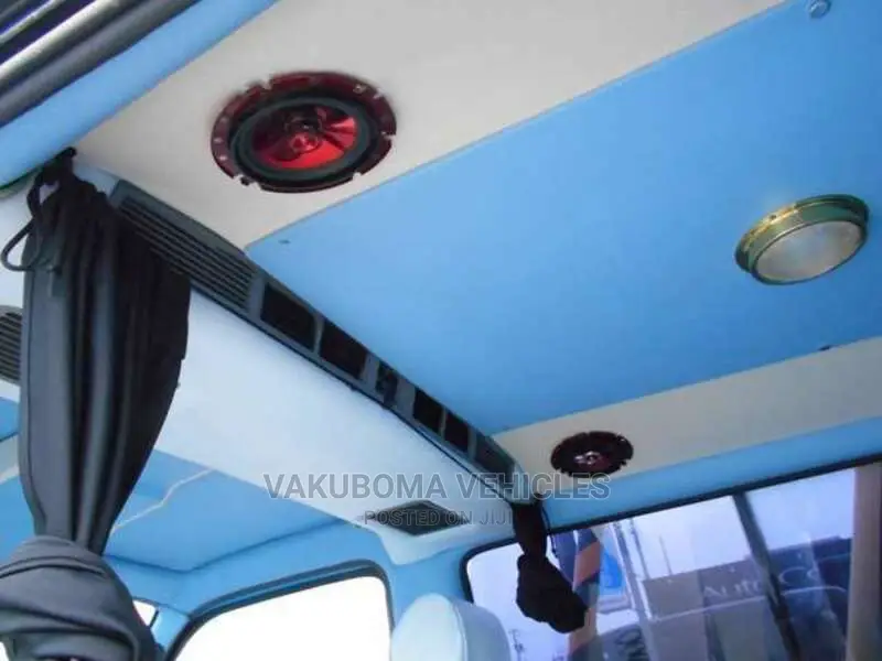 Toyota HiAce 1997 Blue