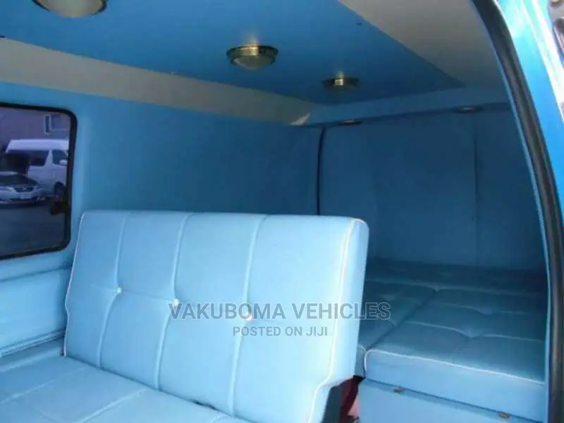Toyota HiAce 1997 Blue
