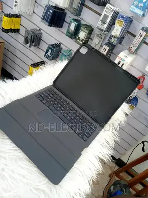 IPAD PRO COVER With Keyboard 12.6"