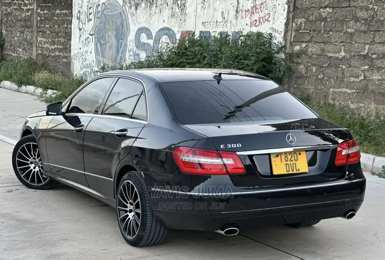 Mercedes-Benz E300 2010 Black