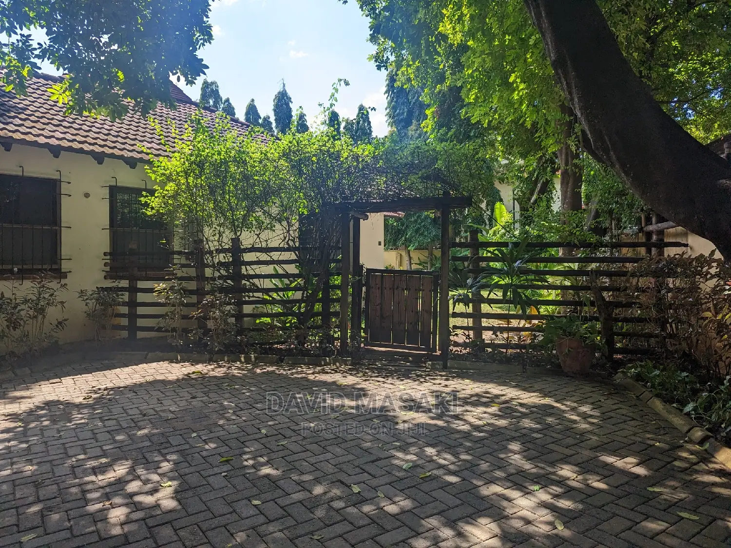 Furnished 4bdrm Bungalow in Oysterbay Central, Msasani for Rent