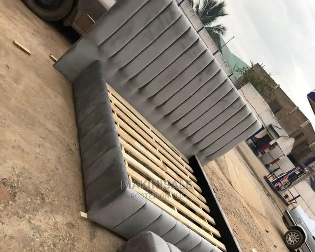Kitanda Kizuri Sana Cha Sofa Bed
