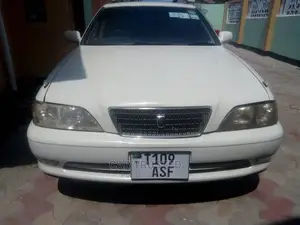 Toyota Cresta 2000 White