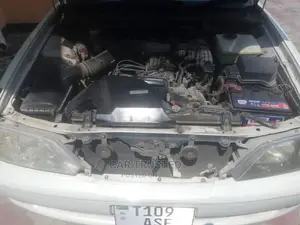 Toyota Cresta 2000 White