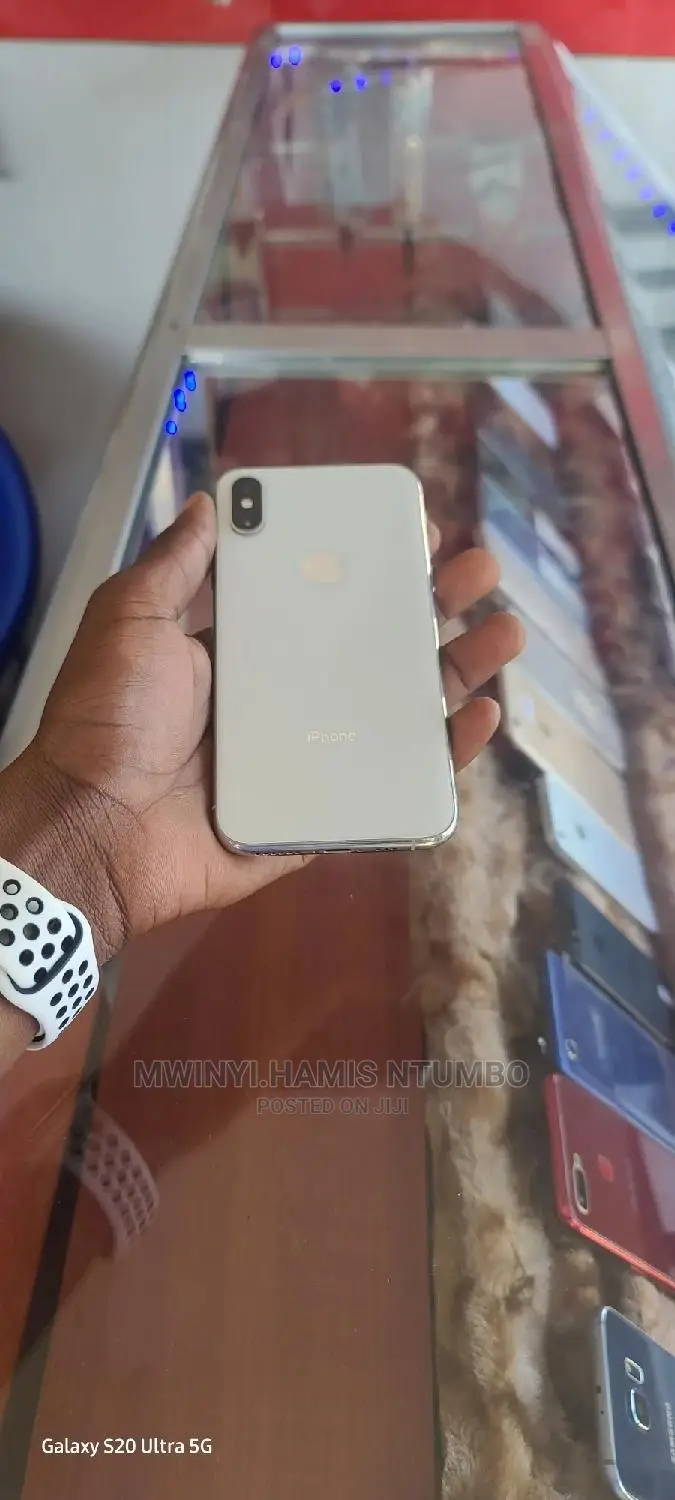Apple iPhone XS 64 GB White