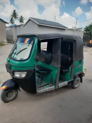 TVS King Cargo 2022 Green