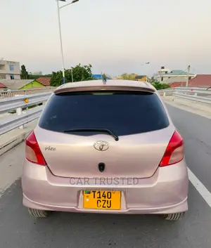 Toyota Vitz 1.5 FWD 3dr 2005 Silver