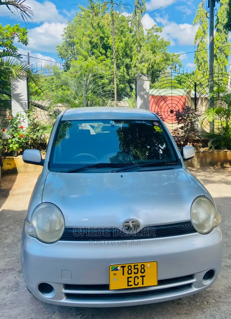 Toyota Sienta 1.5 AWD 2003 Silver
