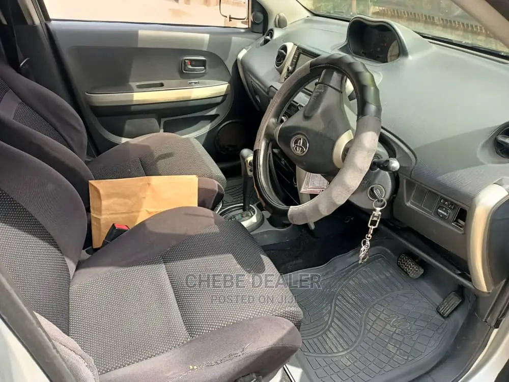 Toyota Sienta 1.5 AWD 2003 Silver