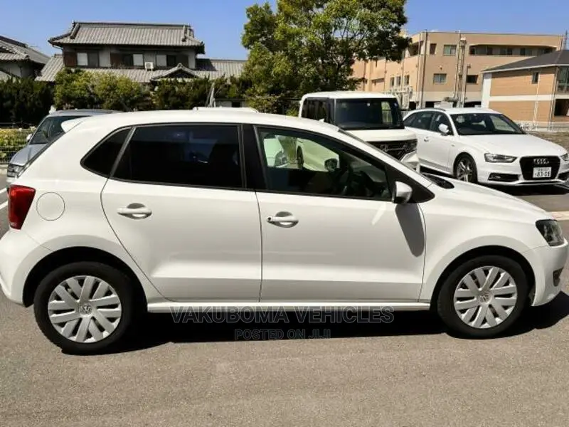 Volkswagen Polo 2012 Pearl