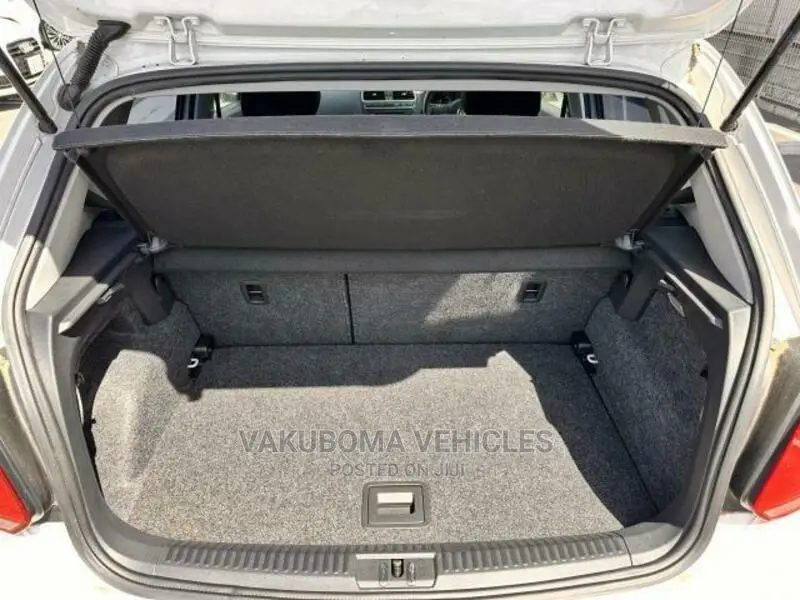 Volkswagen Polo 2012 Pearl
