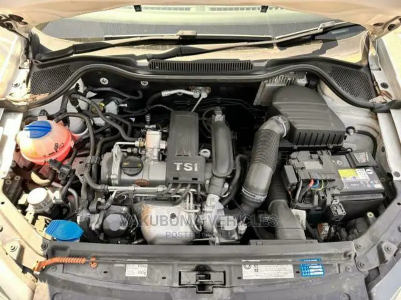 Volkswagen Polo 2012 Pearl
