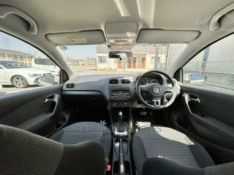 Volkswagen Polo 2012 Pearl