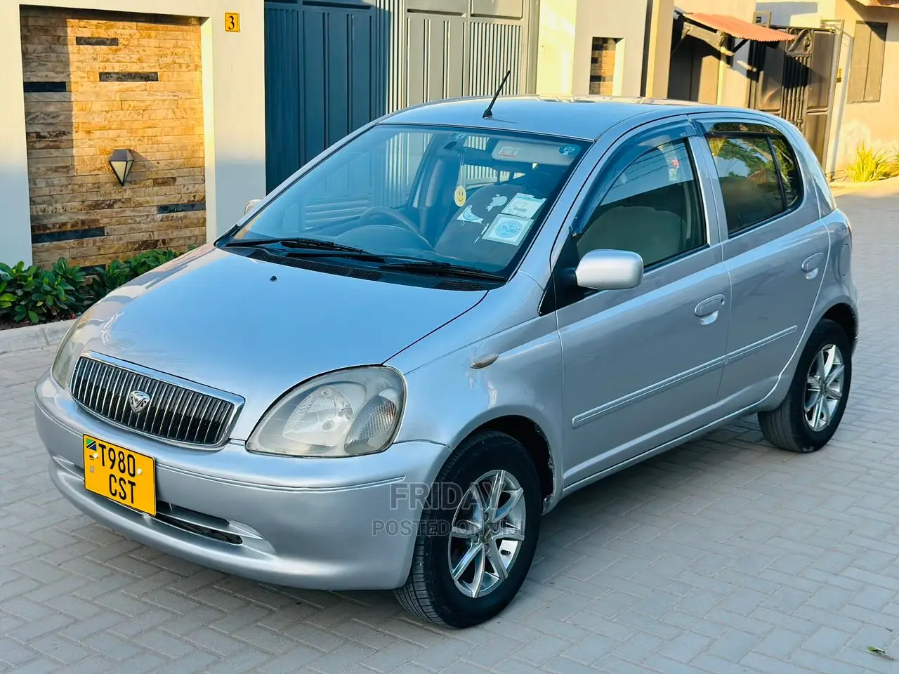 Toyota Vitz 1.3 FWD 5dr 2002 Silver