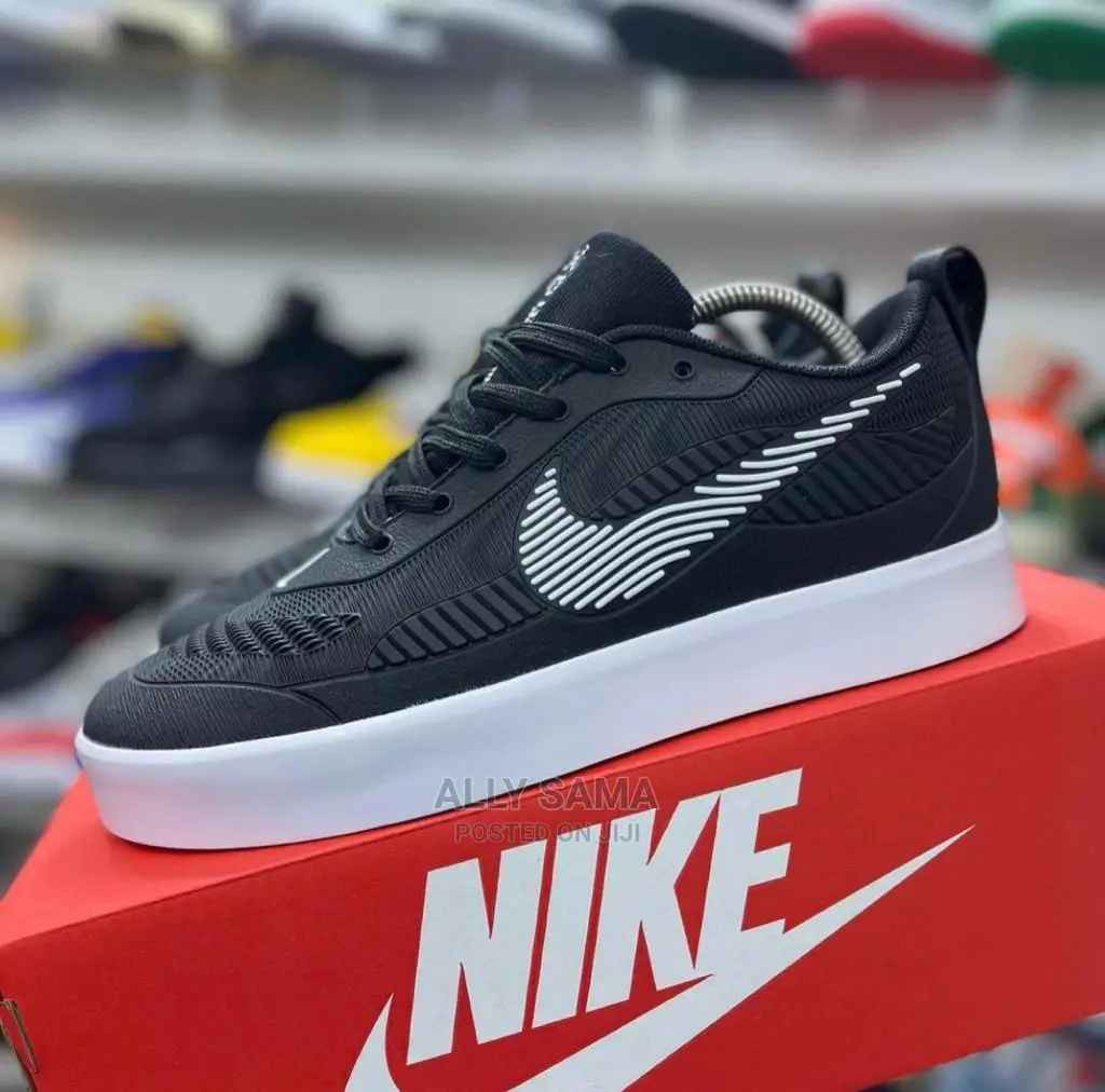 Nike Black White