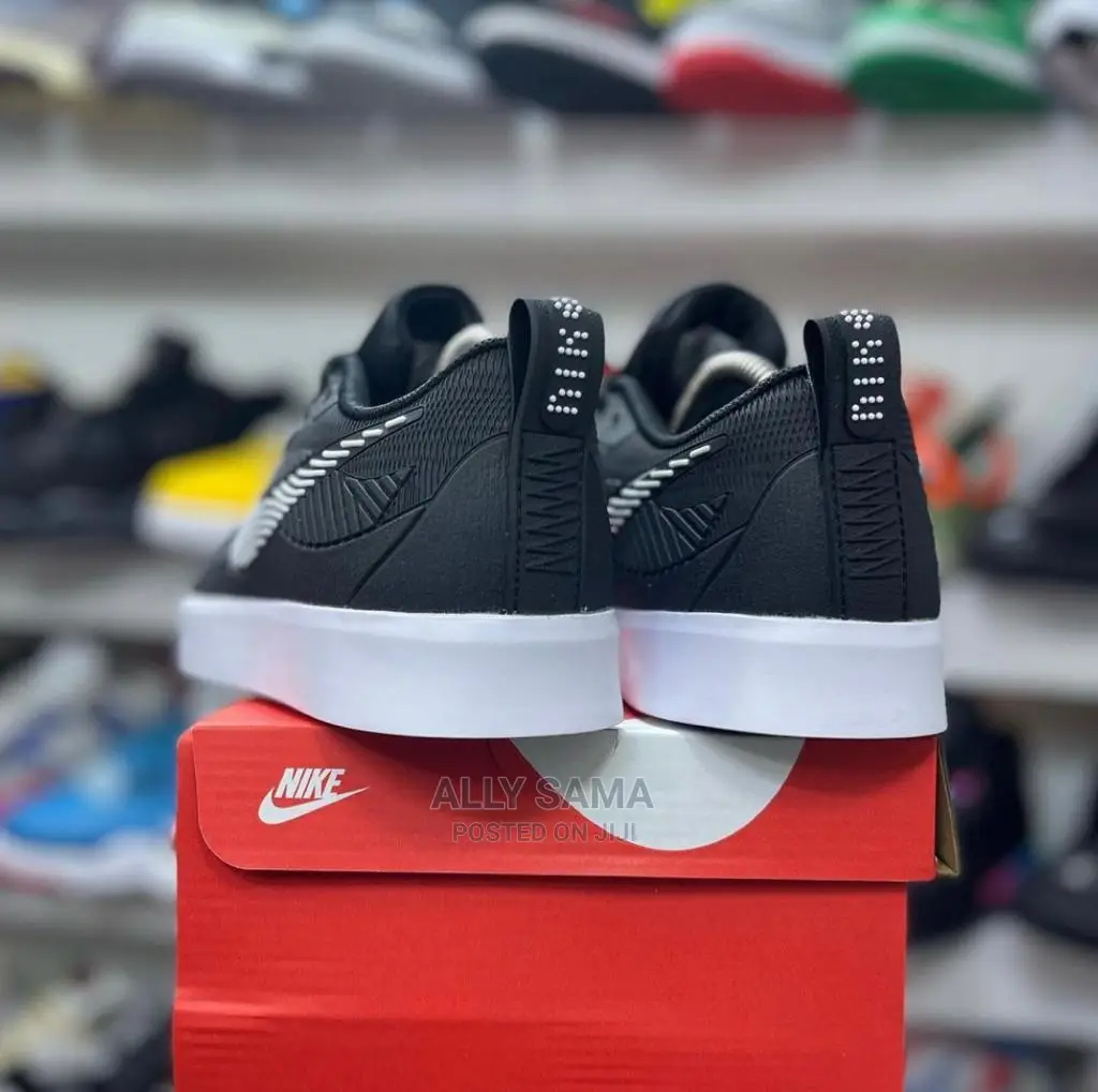 Nike Black White