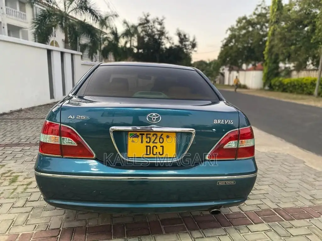Toyota Brevis 2004