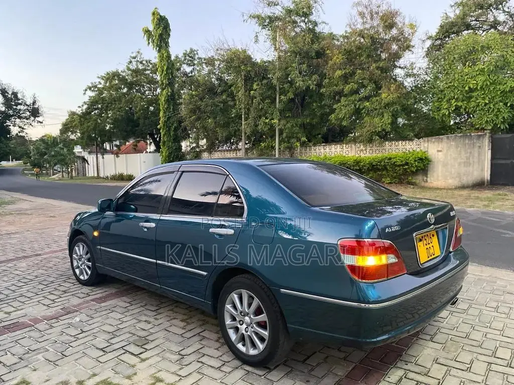 Toyota Brevis 2004