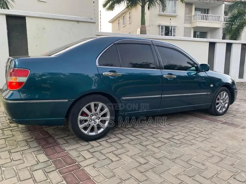Toyota Brevis 2004