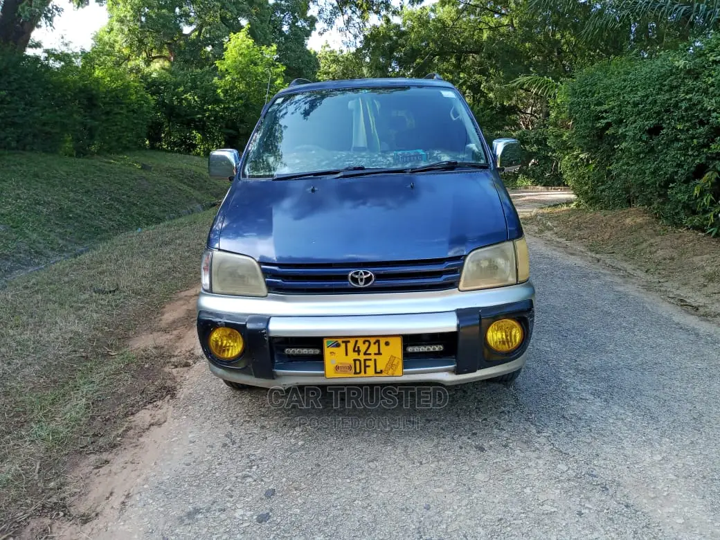 Toyota Noah 2.0 FWD (8 Seater) 2001 Beige