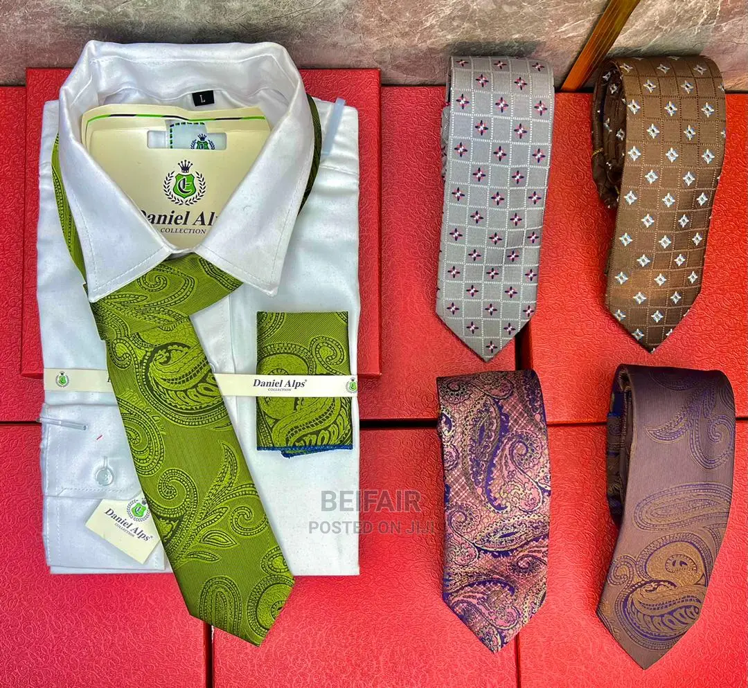 Tai Nzito Za Kisasa Na Pocket Square
