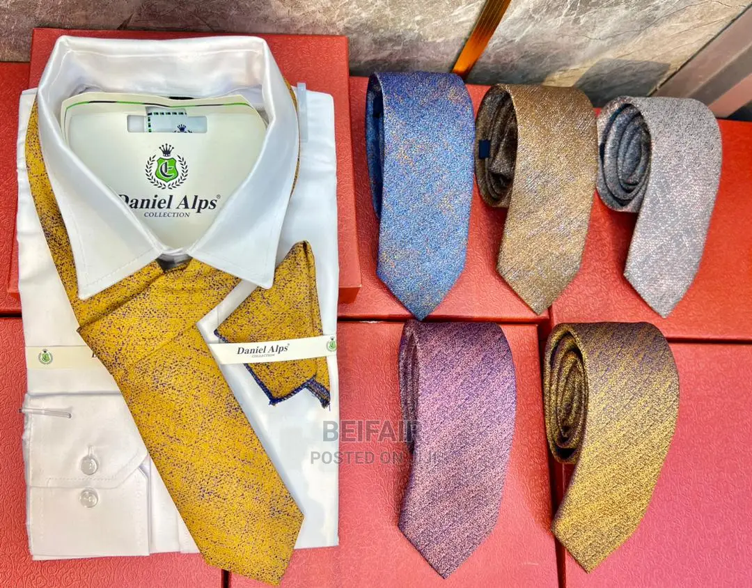Tai Nzito Za Kisasa Na Pocket Square