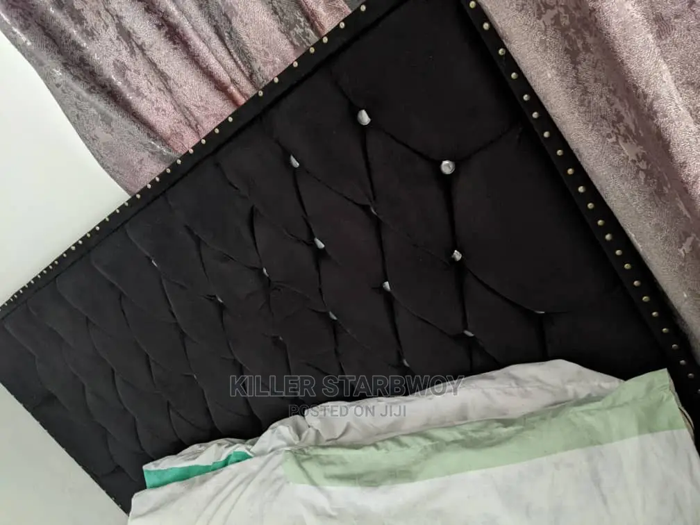 Kitanda Bedside Na Godoro 5×6 Inchi 8