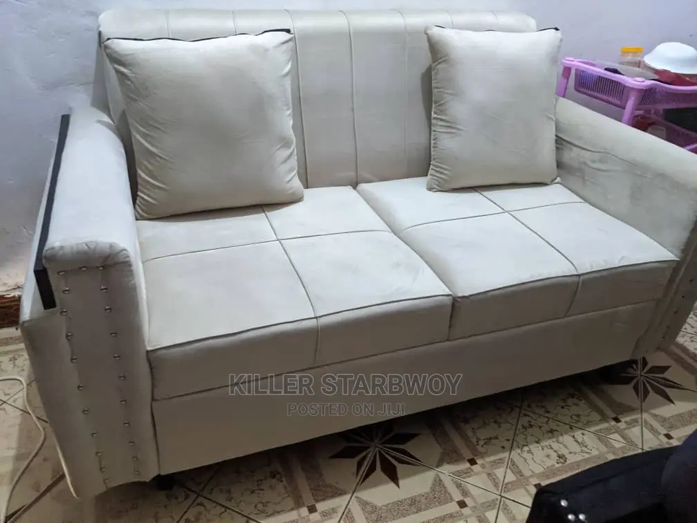 Sofa Classic Mno Imetumika Wiki Mbili Tu