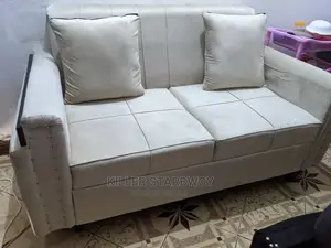 Sofa Classic Mno Imetumika Wiki Mbili Tu