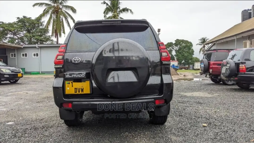 Toyota Land Cruiser Prado 2016 Gray
