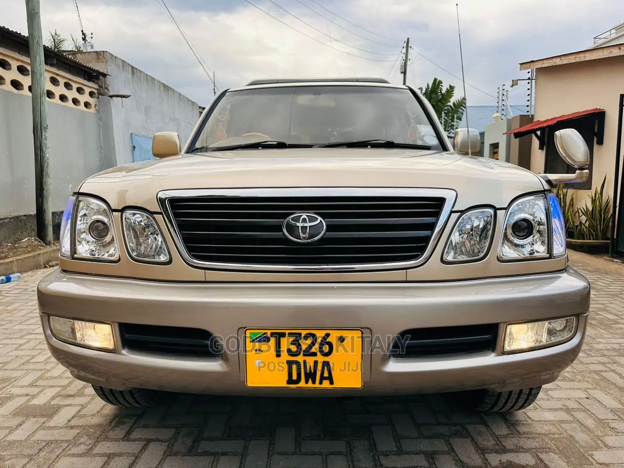 Toyota Land Cruiser 2000 Gold