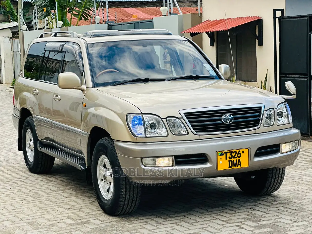 Toyota Land Cruiser 2000 Gold