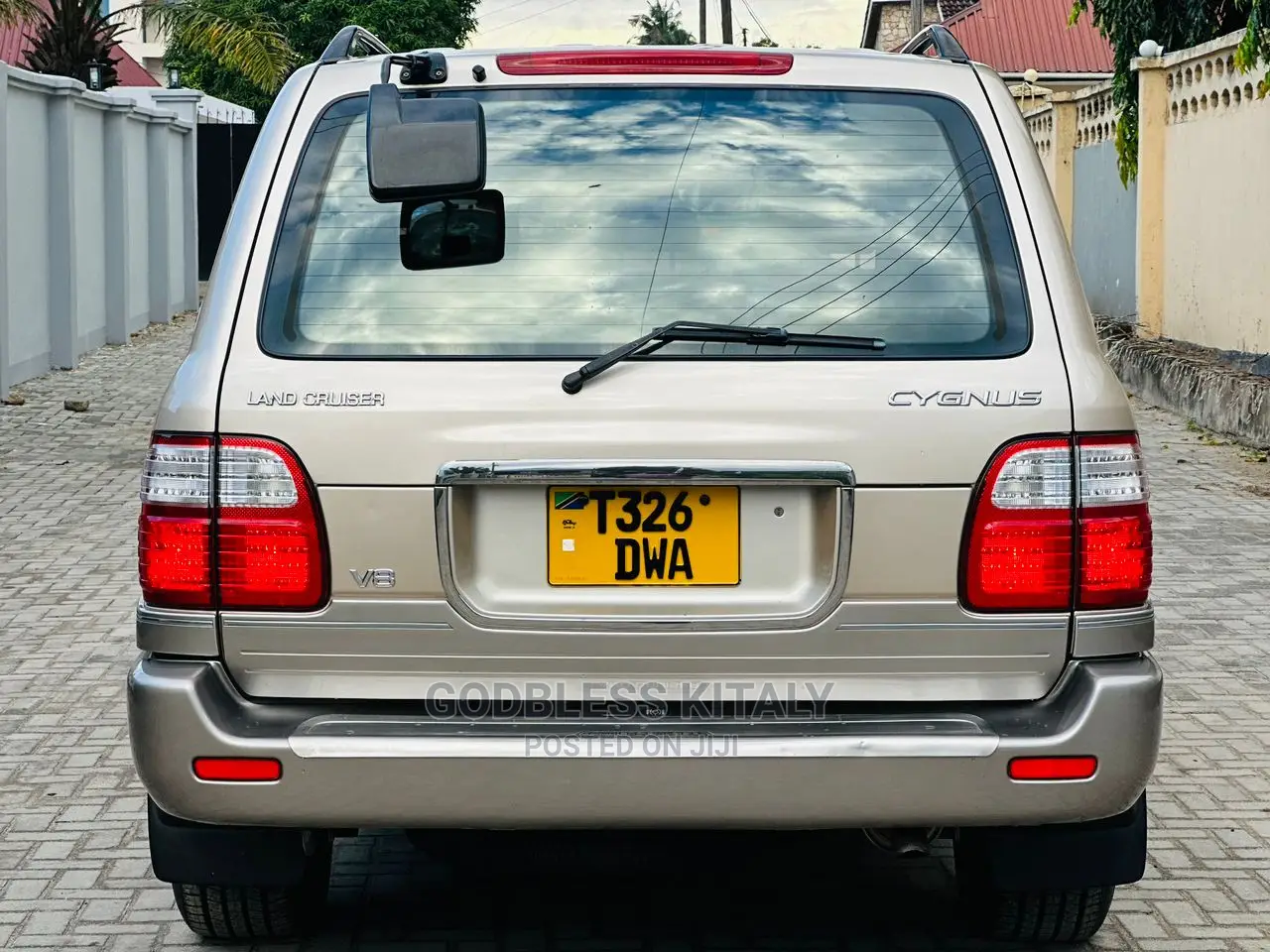 Toyota Land Cruiser 2000 Gold