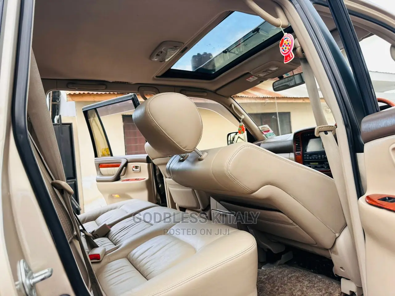 Toyota Land Cruiser 2000 Gold