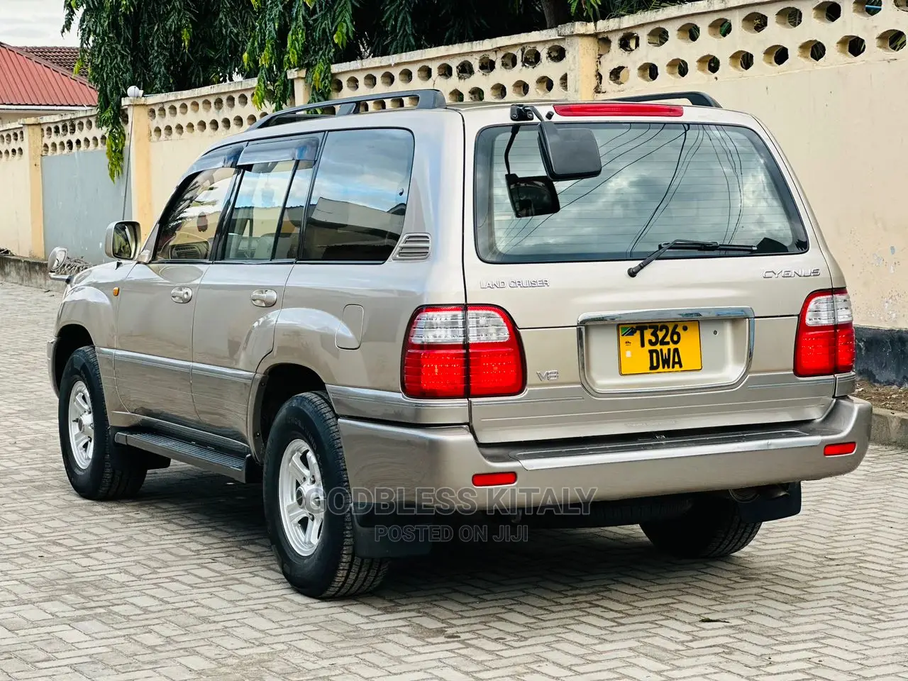 Toyota Land Cruiser 2000 Gold