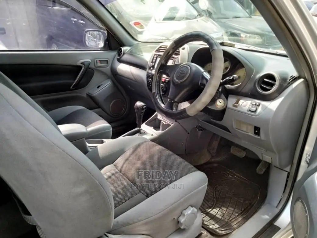 Toyota RAV4 1.8 2004 Silver