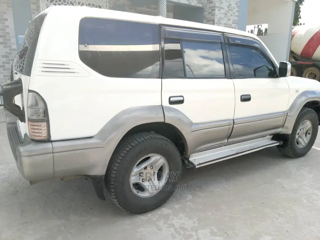 Toyota Land Cruiser Prado 2005 Silver