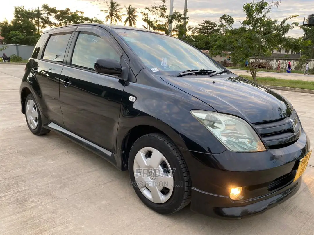 Toyota IST 2004 Black