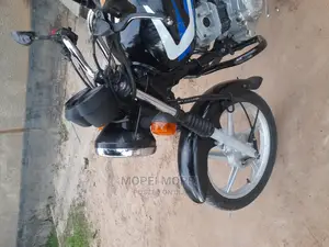 TVS HLX 125 2022