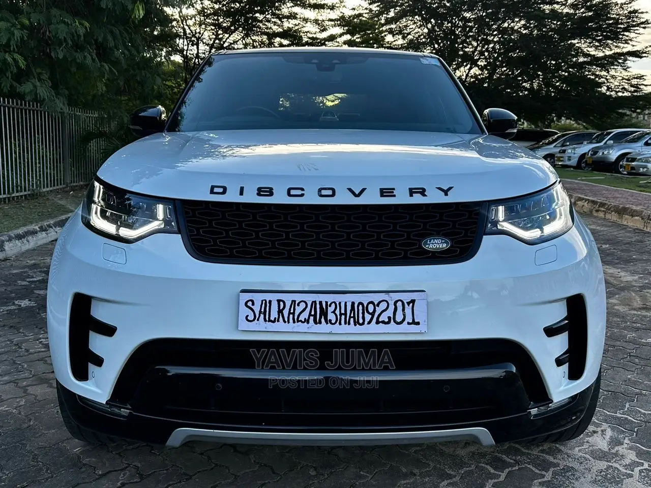 Land Rover Discovery 2018 White