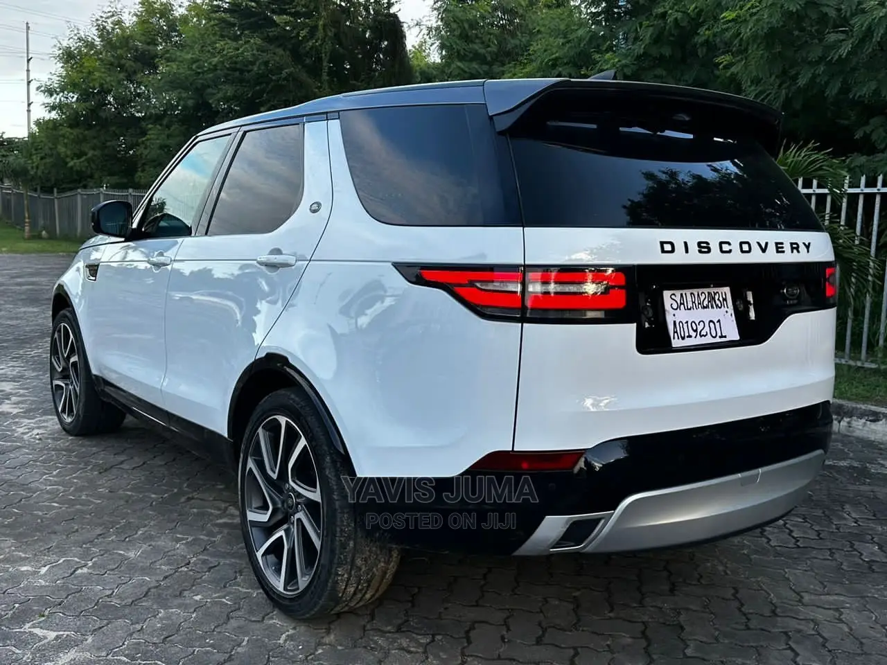 Land Rover Discovery 2018 White