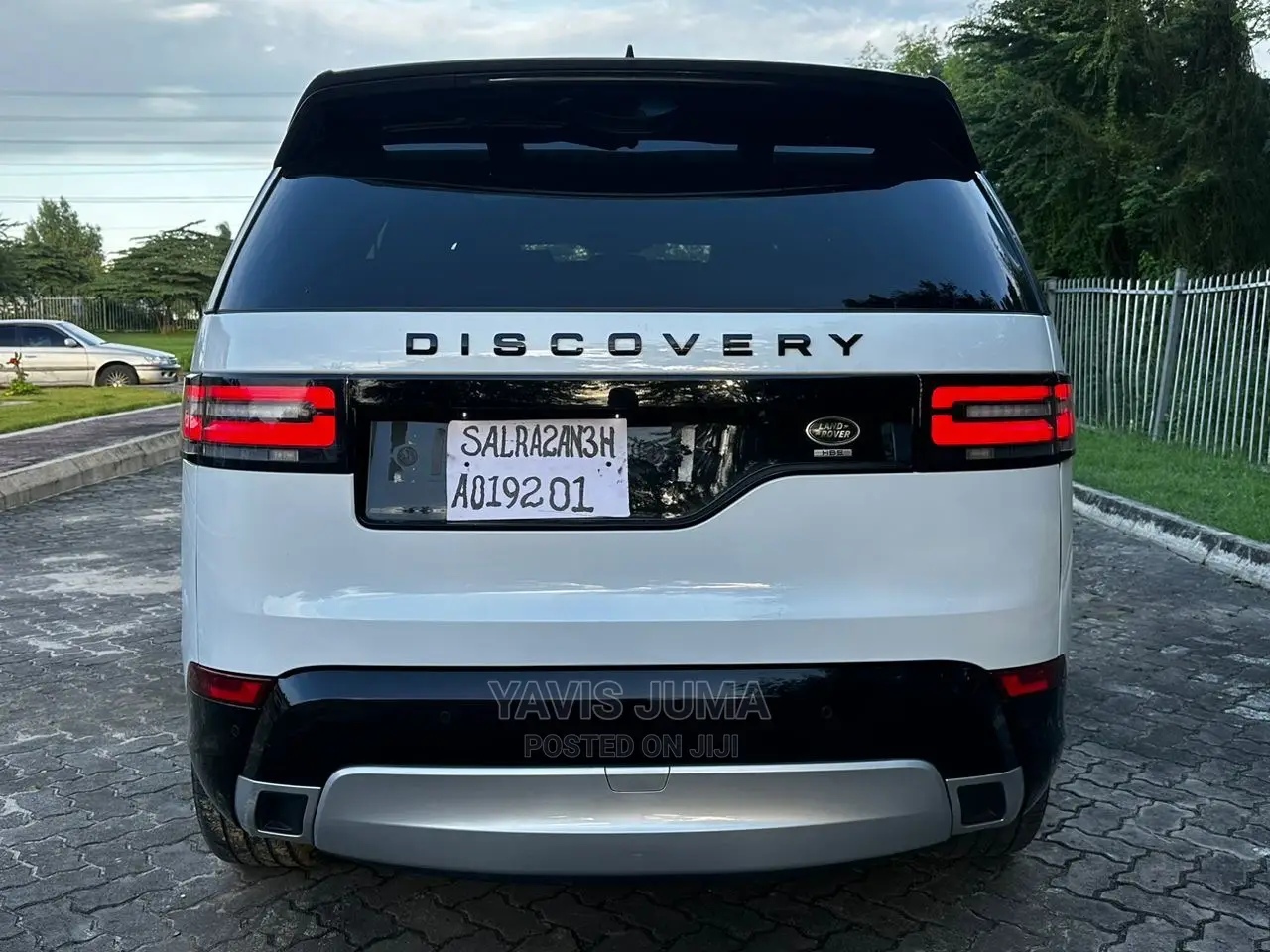 Land Rover Discovery 2018 White