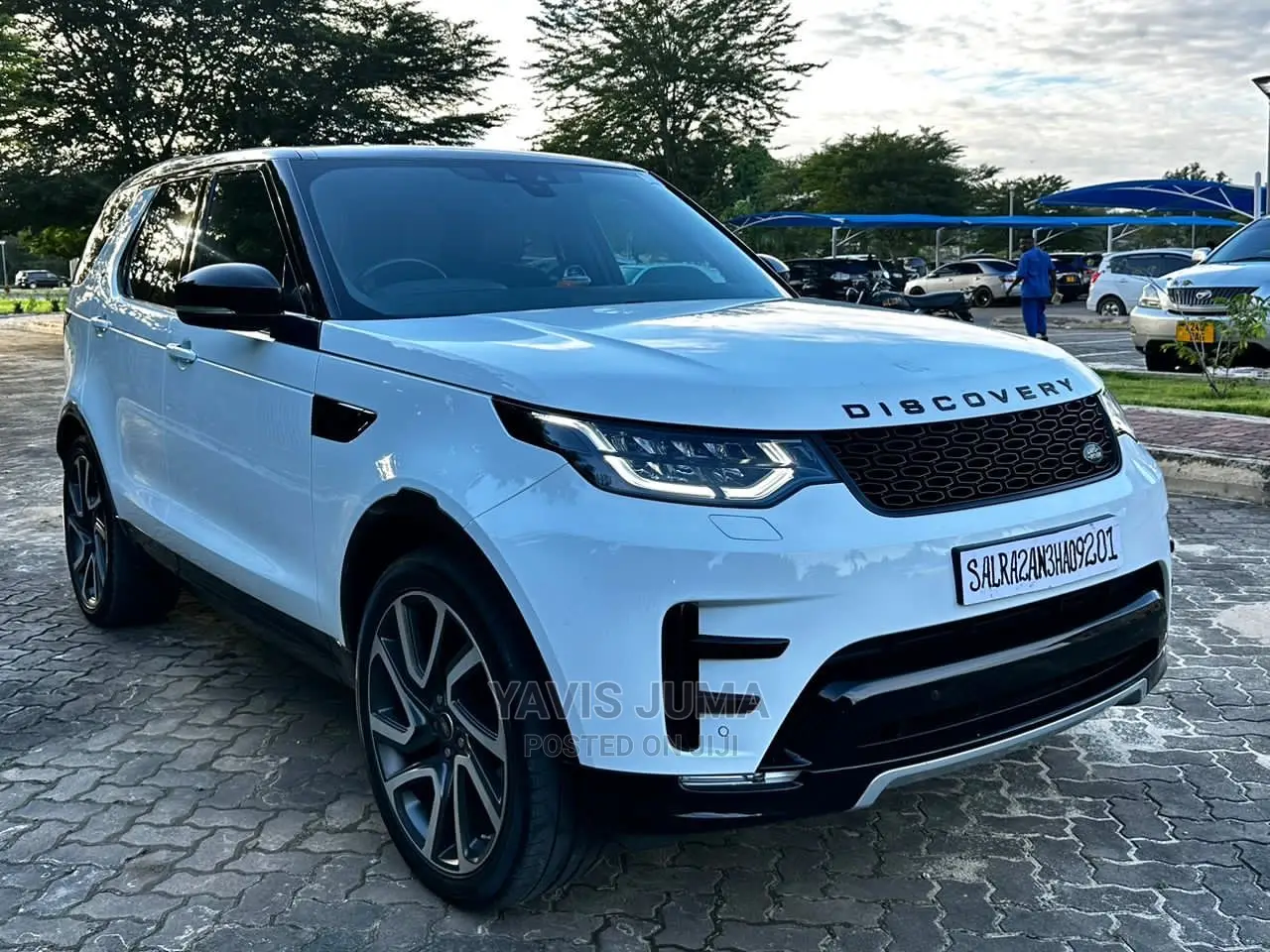 Land Rover Discovery 2018 White