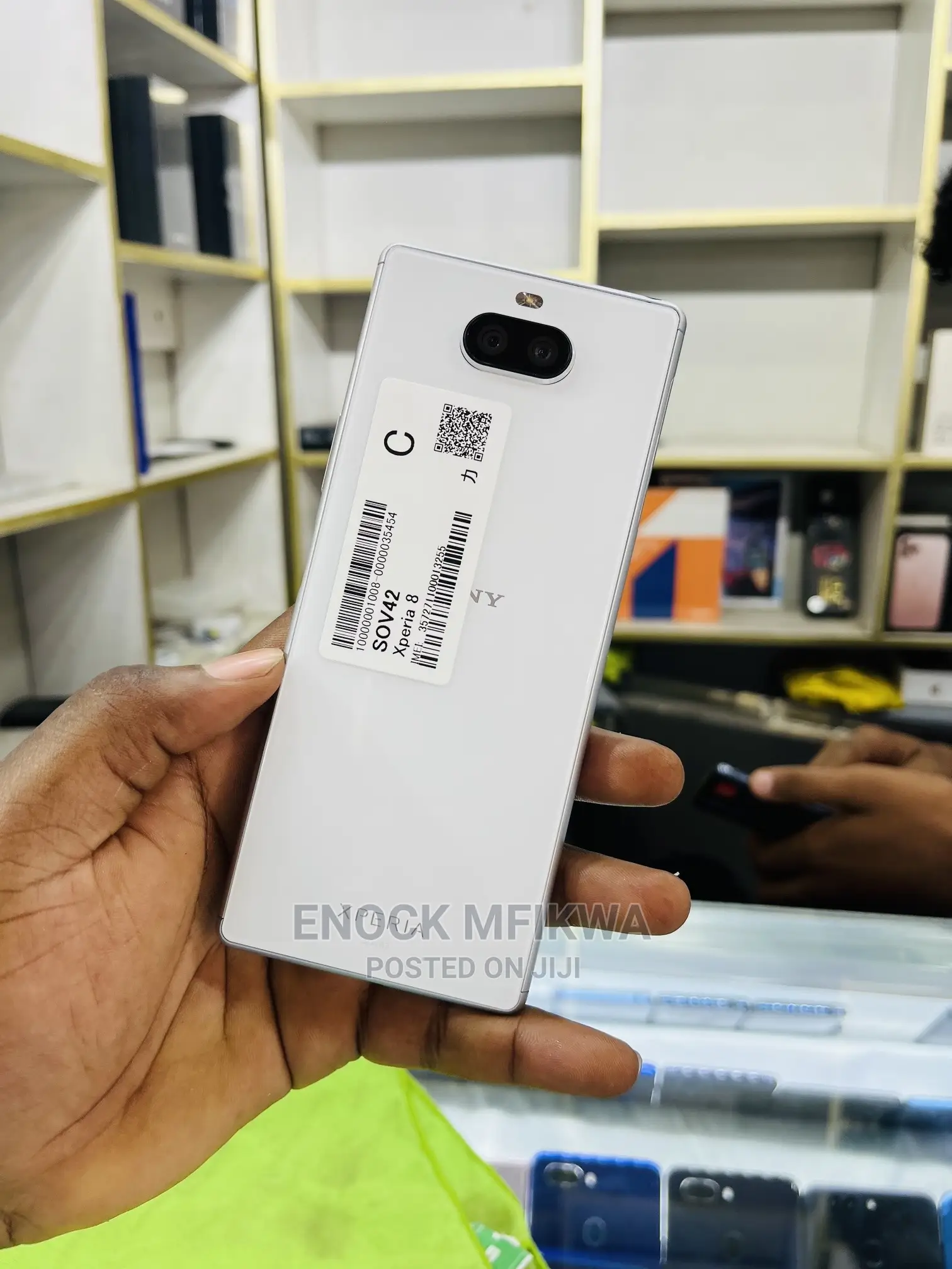 Sony Xperia 8 SOV42 64 GB White