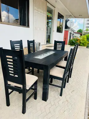 Dinning Table Ya Kifamle Sana