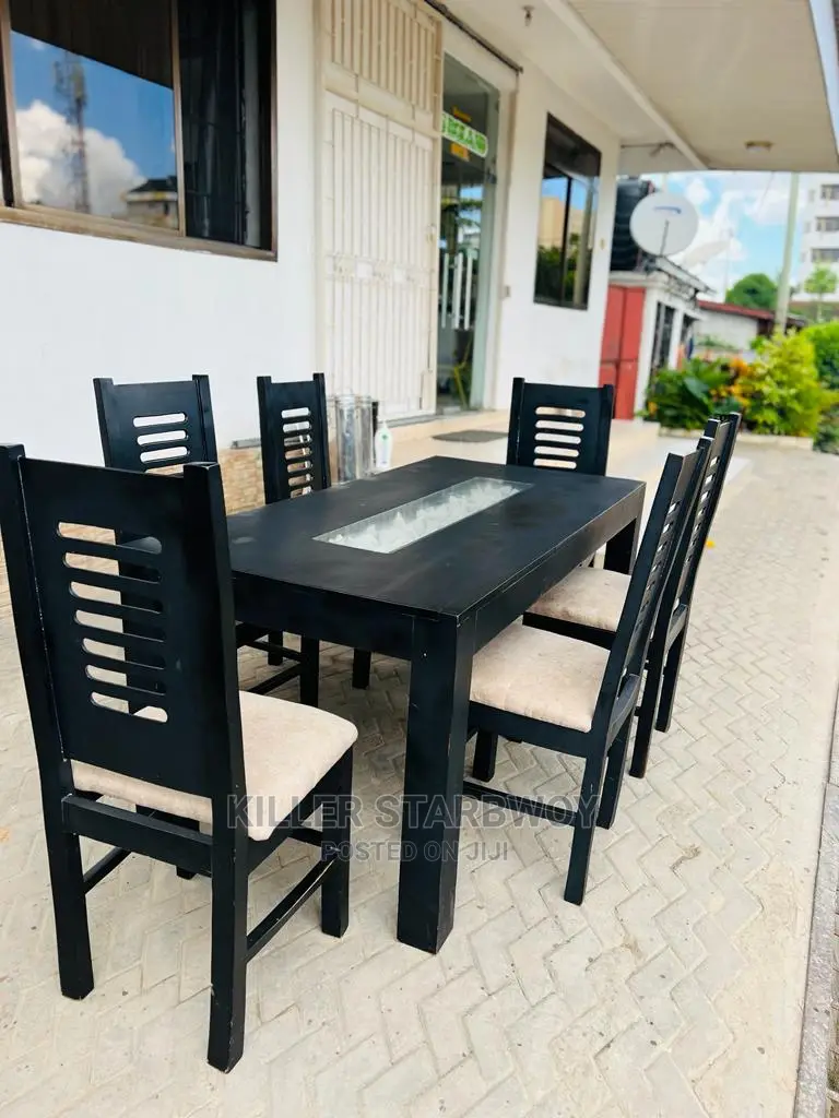 Dinning Table Ya Kifamle Sana