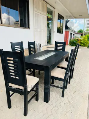 Dinning Table Ya Kifamle Sana