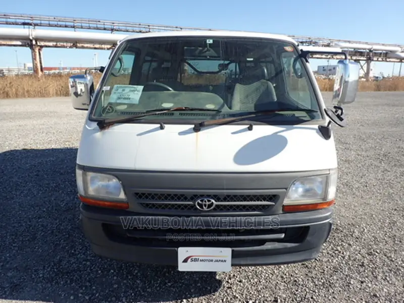 Toyota HiAce 1999 White