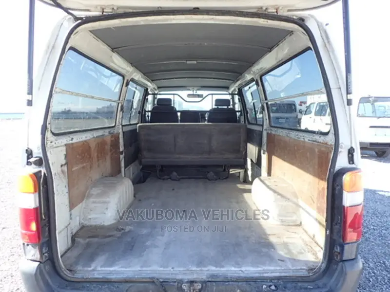 Toyota HiAce 1999 White