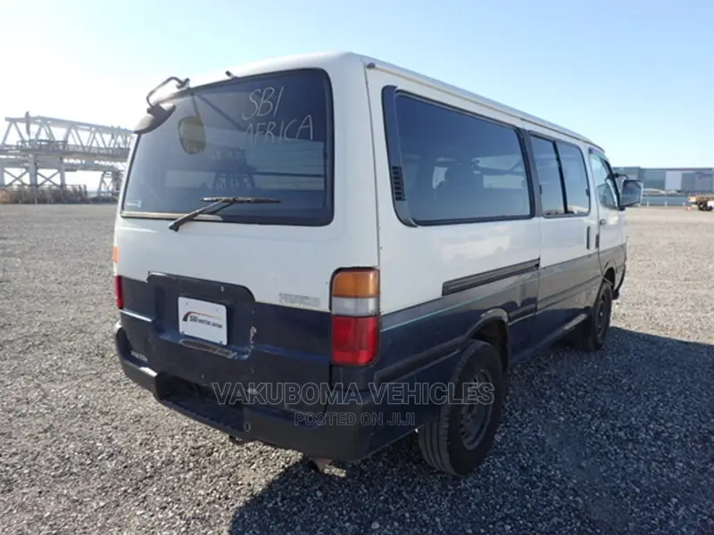 Toyota HiAce 1999 White